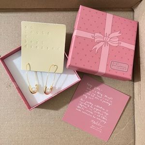 En Route x bestdressed safety pin earrings